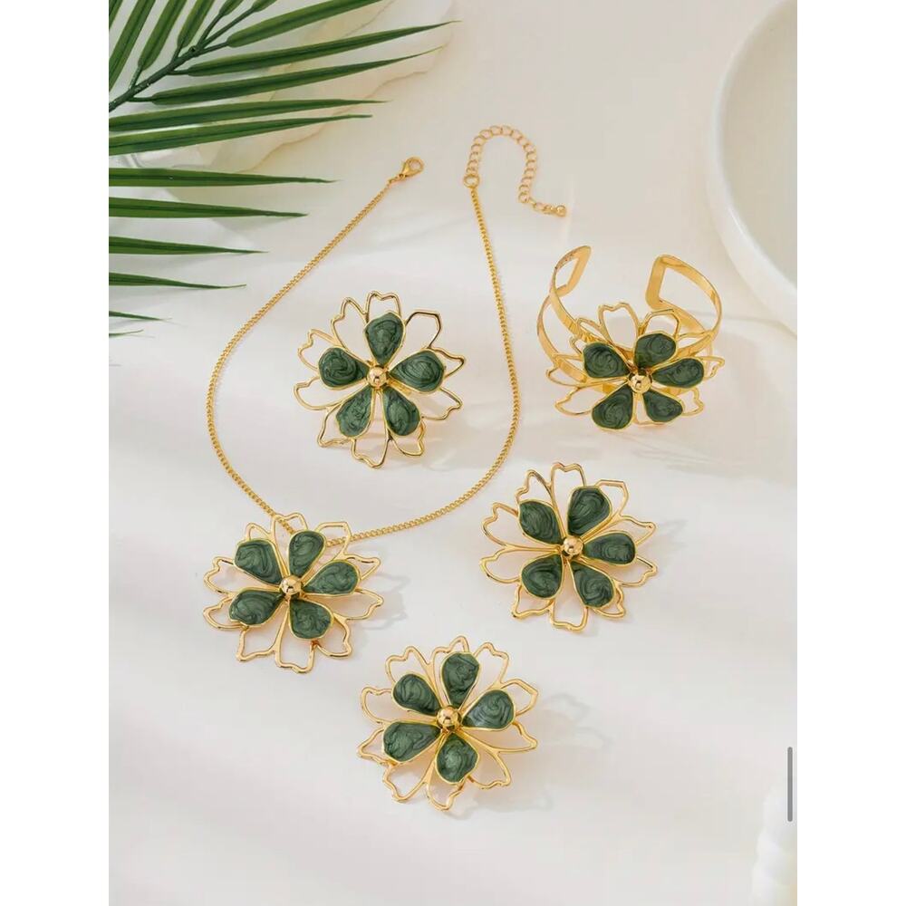 JEWELRY SET: 4Pc: White/Gold Lotus Flower Ring, Bracelet,Earrings,& Necklace,NIP - Picture 8 of 11